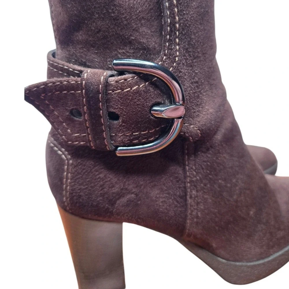 Tod's Brown Suede Buckle Detail Ankle Boots 38 Block Heel Platform Luxe Italy